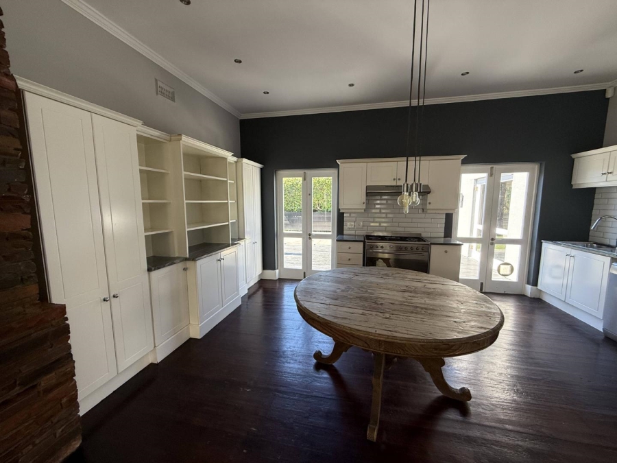 To Let 2 Bedroom Property for Rent in Fresnaye Western Cape